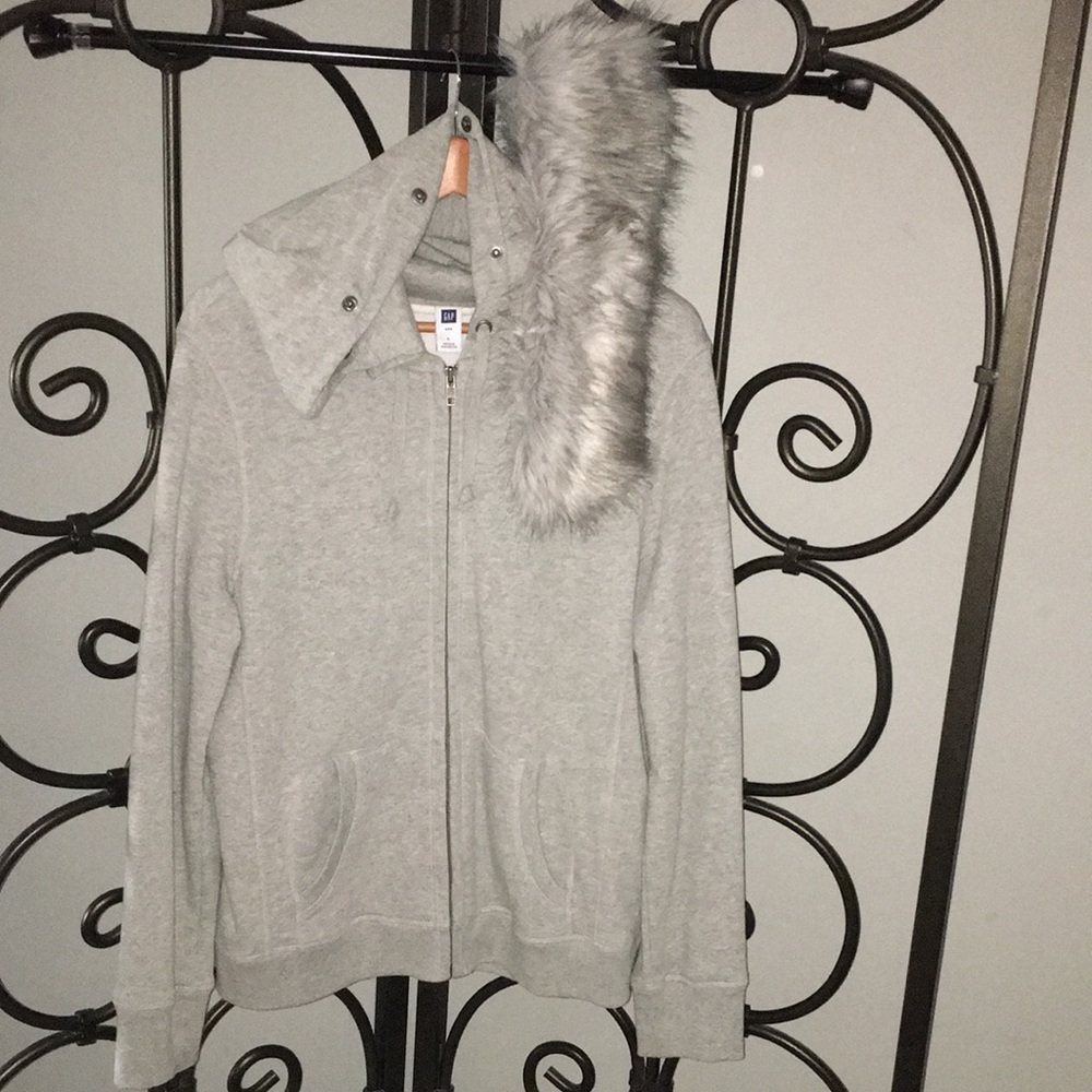 Gap hoodie zipper jacket with clip on faux fur